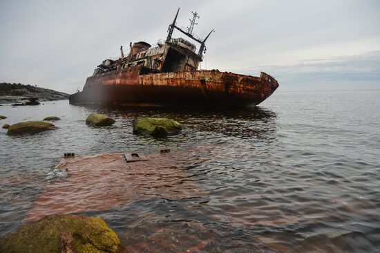 Russian Geographical Society's expedition to Hogland