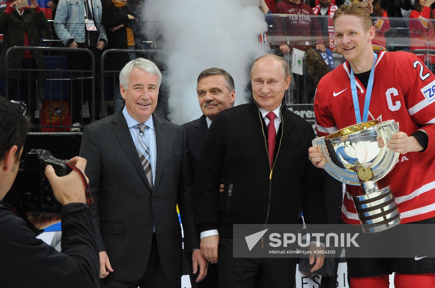 Vladimir Putin attends 2016 IIHF World Championship final match