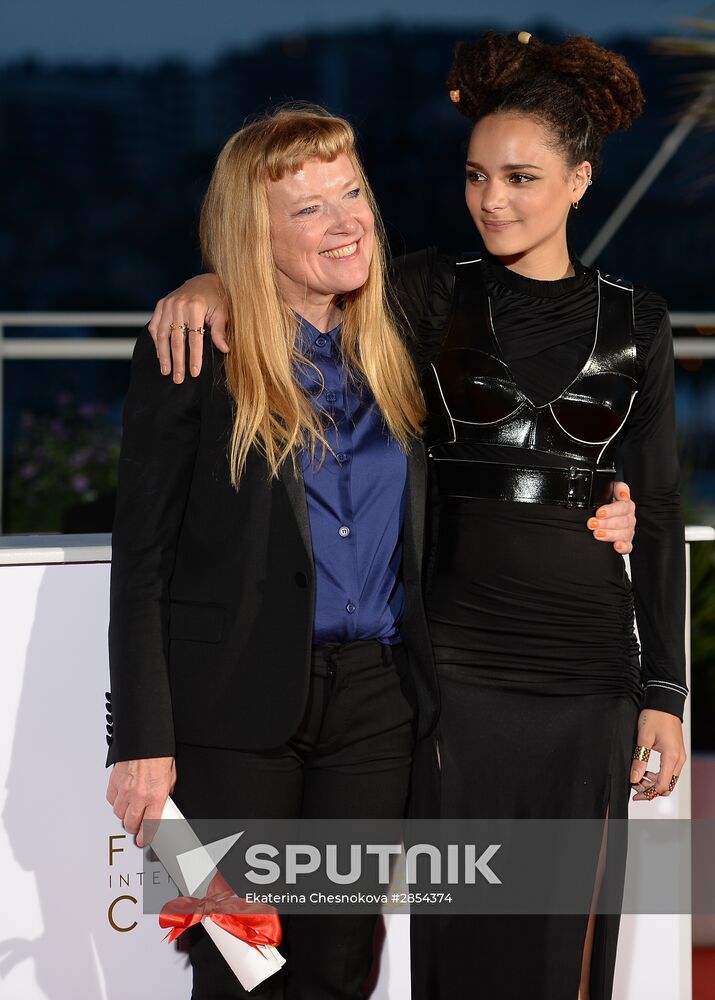 British actress Sasha Lane, right, and film director Andrea Arnold, winner of the Jury Prize for the movie American Honey, during a photo call of the winners, at the 69th Cannes Film Festival. Location: France, Cannes. Author: Ekaterina Chesnokova/Sputnik. 69th Cannes Film Festival closing ceremony
