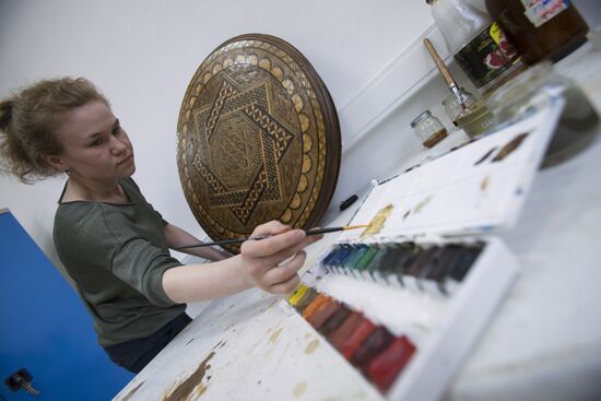 Grabar Center's studio to restore furniture and wood interior items