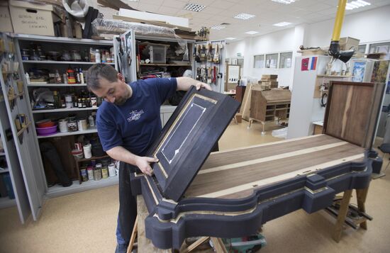 Grabar Center's studio to restore furniture and wood interior items