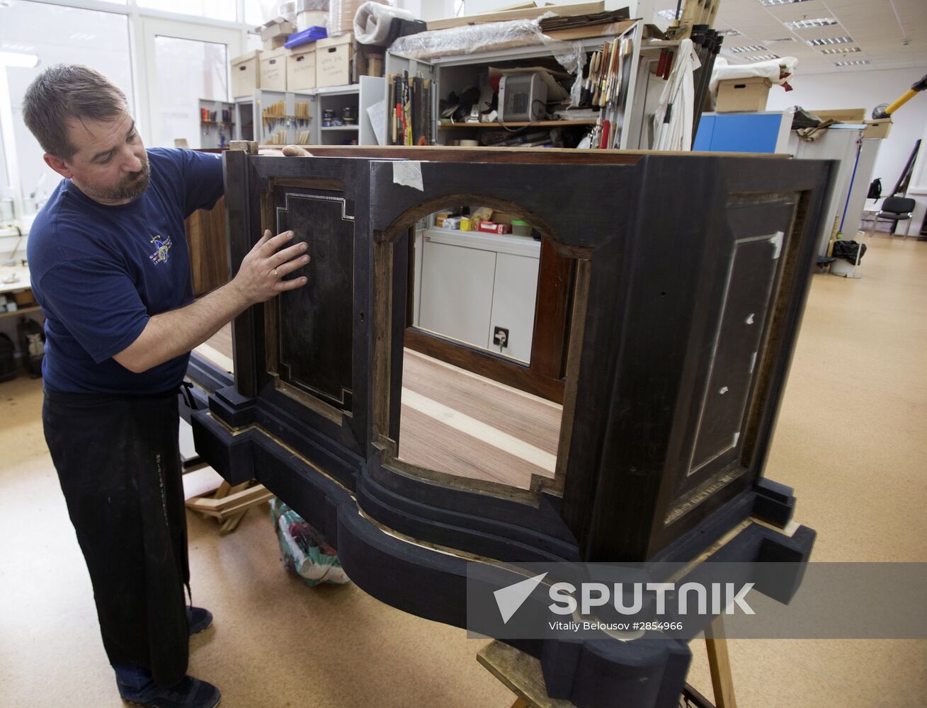 Grabar Center's studio to restore furniture and wood interior items