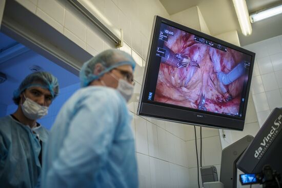 Oncology surgery using da Vinci Surgical System