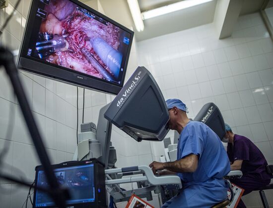 Oncology surgery using da Vinci Surgical System