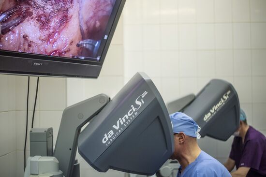 Oncology surgery using da Vinci Surgical System