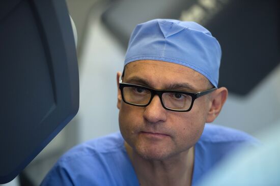 Oncology surgery using da Vinci Surgical System