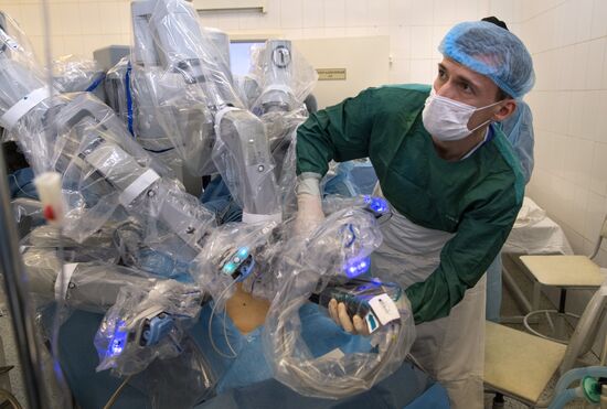 Oncology surgery using da Vinci Surgical System
