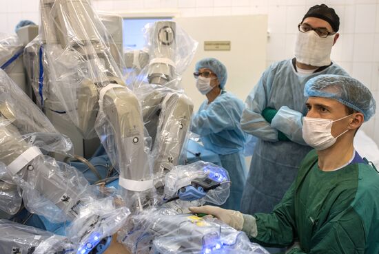 Oncology surgery using da Vinci Surgical System