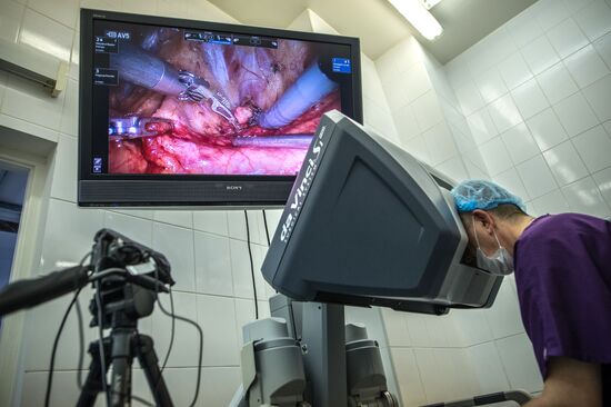 Oncology surgery using da Vinci Surgical System
