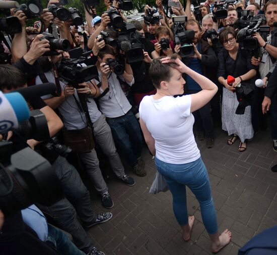 Ukrainian pilot Nadezhda Savchenko at Kiev airport