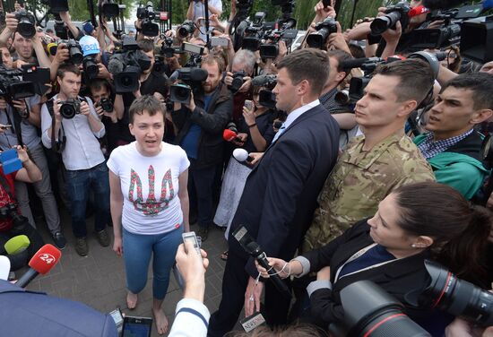 Ukrainian pilot Nadezhda Savchenko at Kiev airport