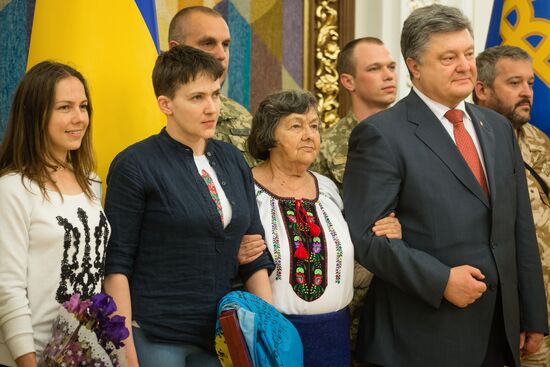 Ukrainian President Petro Poroshenko awards