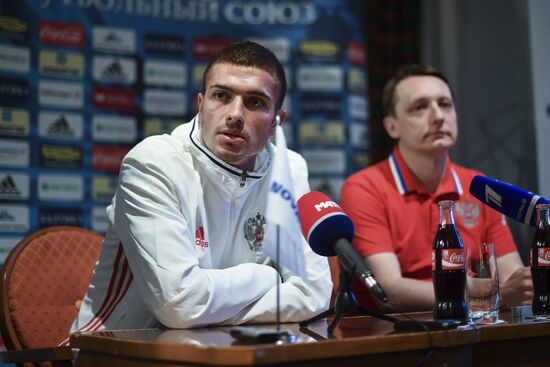 News conference with Russian national football team player Roman Neustadter