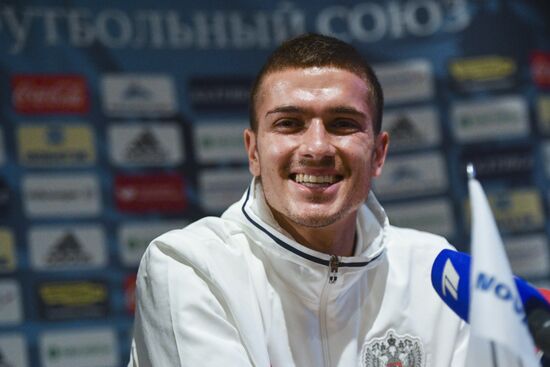 News conference with Russian national football team player Roman Neustadter