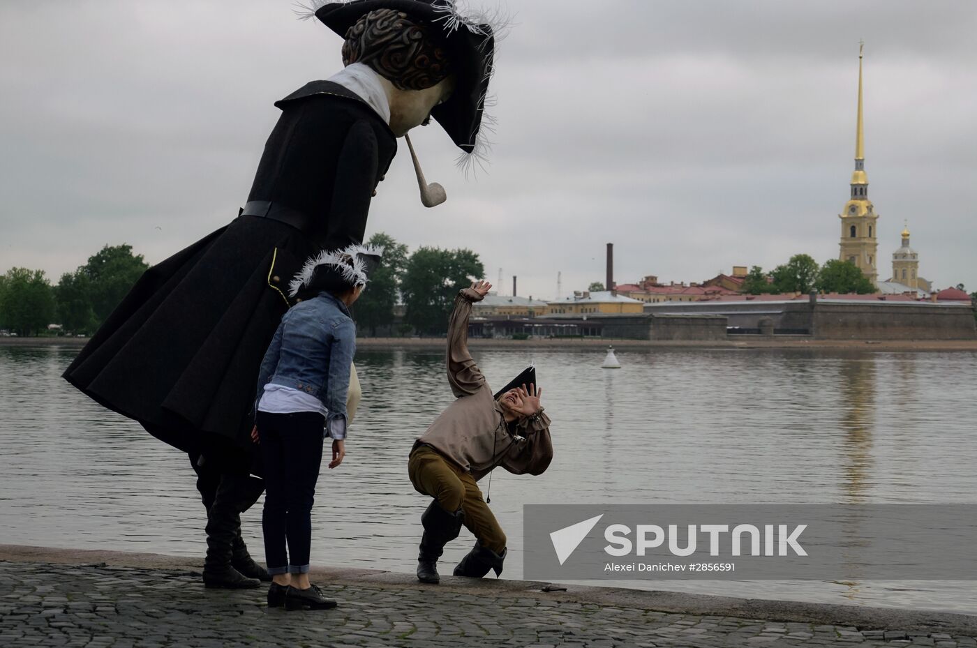 Kukfo Theater's campaign in St. Petersburg prior to City Day