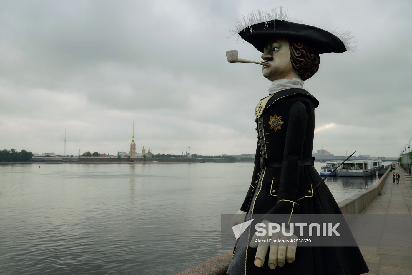 Kukfo Theater's campaign in St. Petersburg prior to City Day