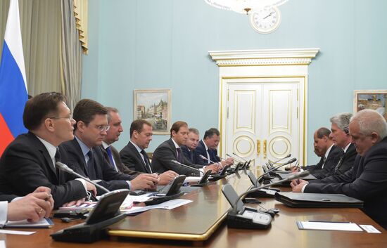 Prime Minister Dmitry Medvedev meets with Cuban Vice President of the Council of State and Ministers