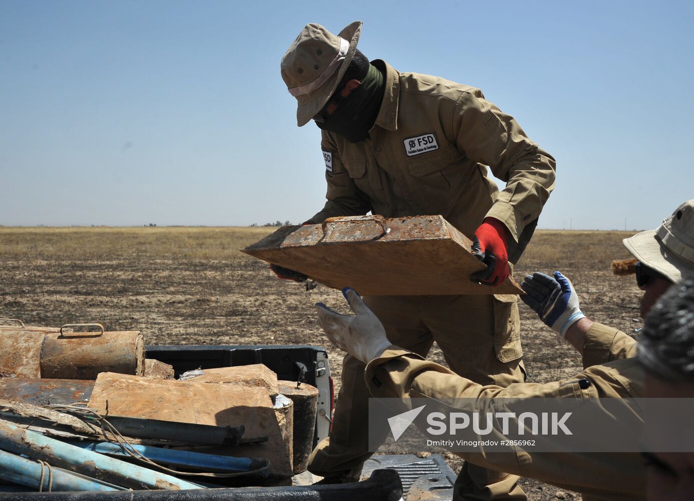 Finding and removing mines planted by ISIS in Iraq’s Kirkuk province