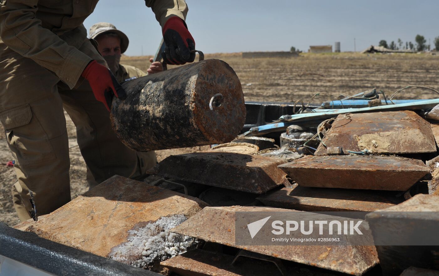 Finding and removing mines planted by ISIS in Iraq’s Kirkuk province