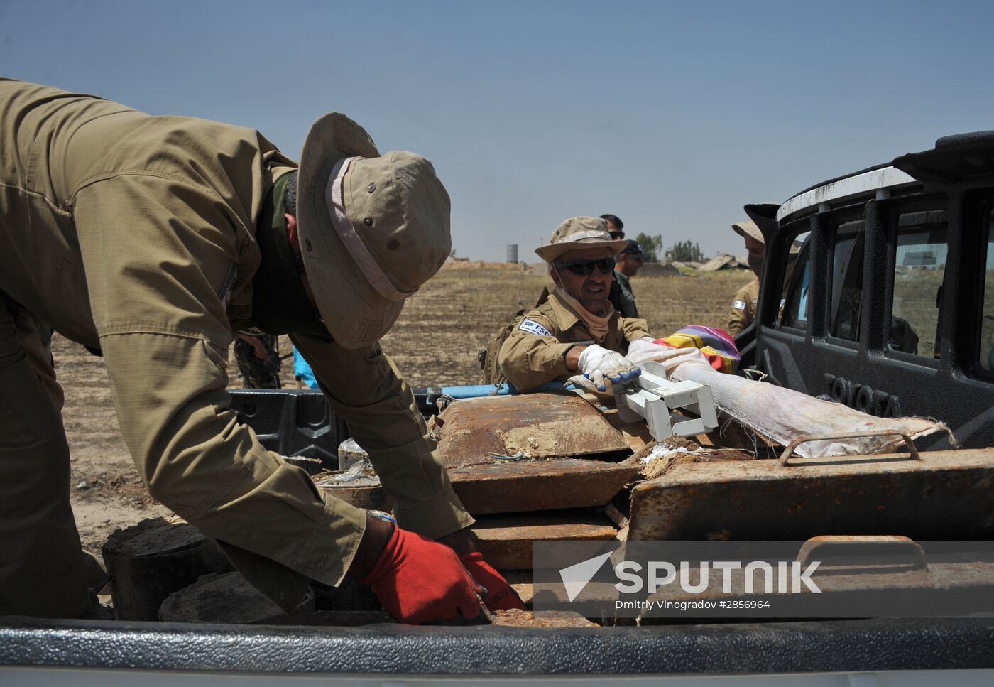 Finding and removing mines planted by ISIS in Iraq’s Kirkuk province