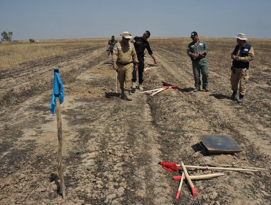 Finding and removing mines planted by ISIS in Iraq’s Kirkuk province