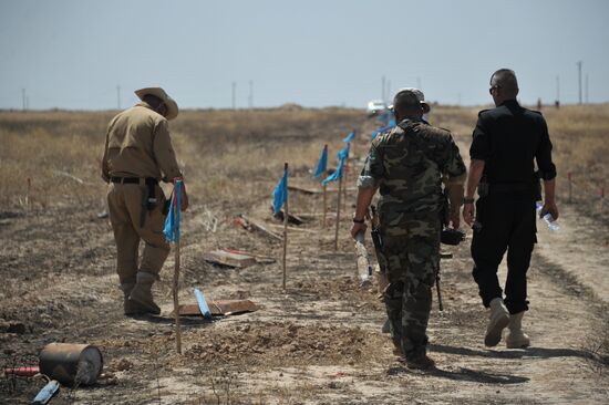 Finding and removing mines planted by ISIS in Iraq’s Kirkuk province