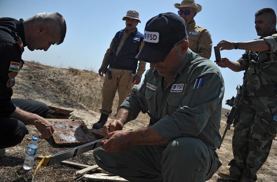 Finding and removing mines planted by ISIS in Iraq’s Kirkuk province