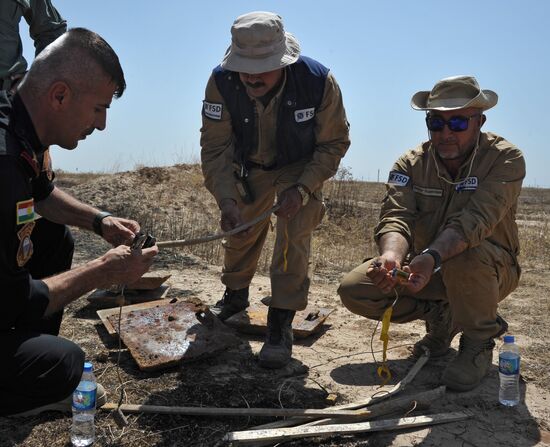 Finding and removing mines planted by ISIS in Iraq’s Kirkuk province