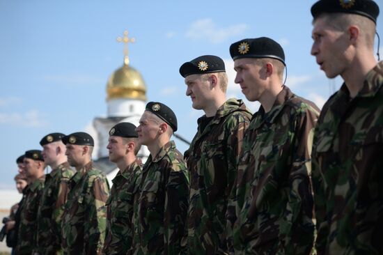 Black beret test in Yekaterinburg
