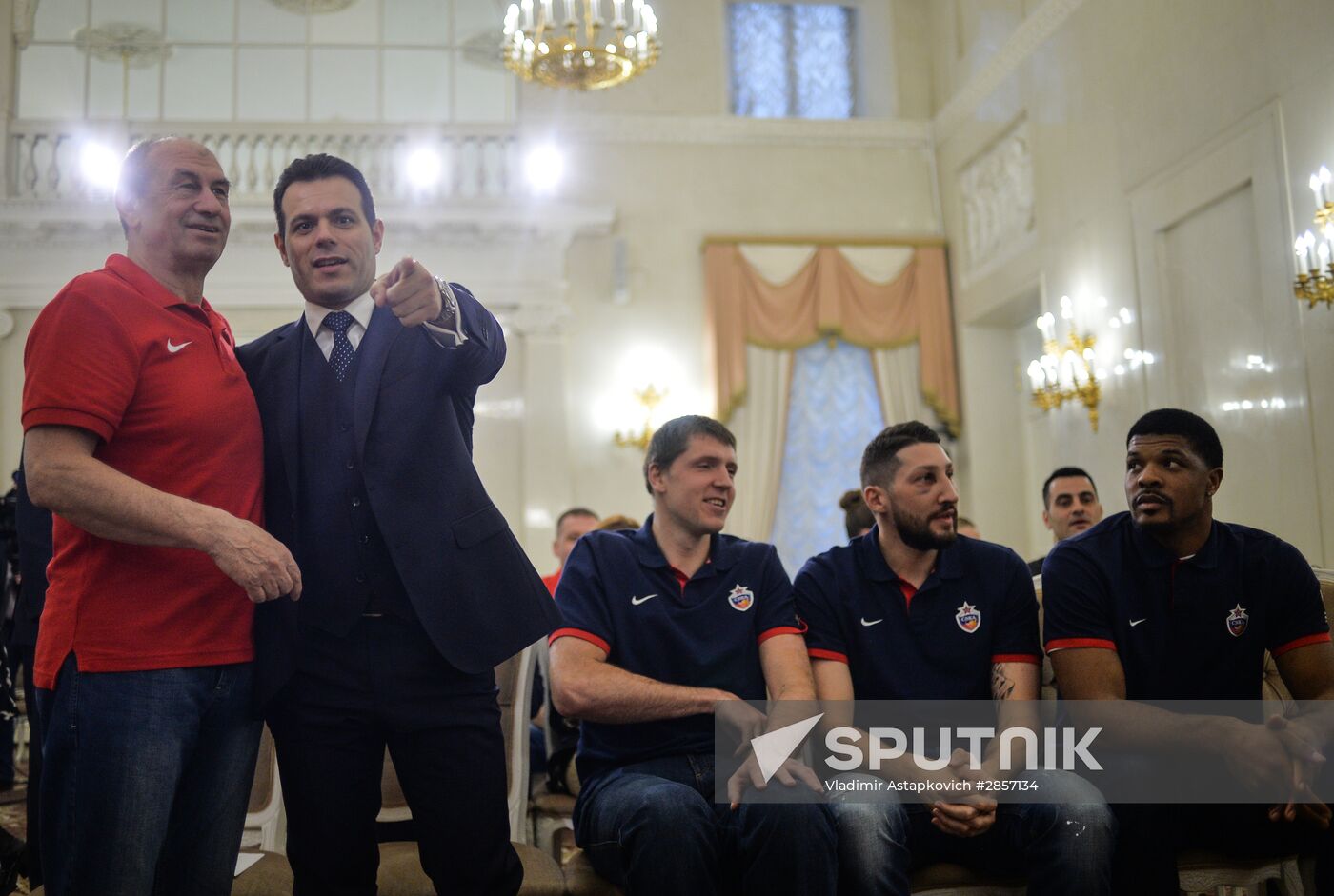 CSKA basketball players meets with Moscow Mayor