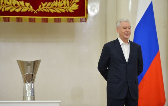 CSKA basketball players meets with Moscow Mayor