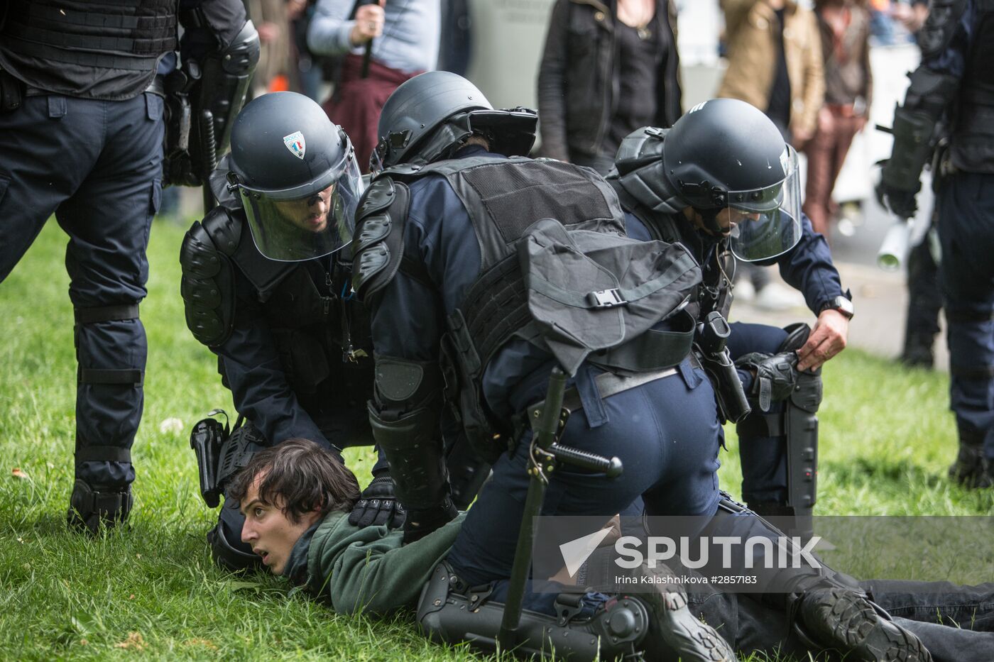 French unions protest against labor reforms
