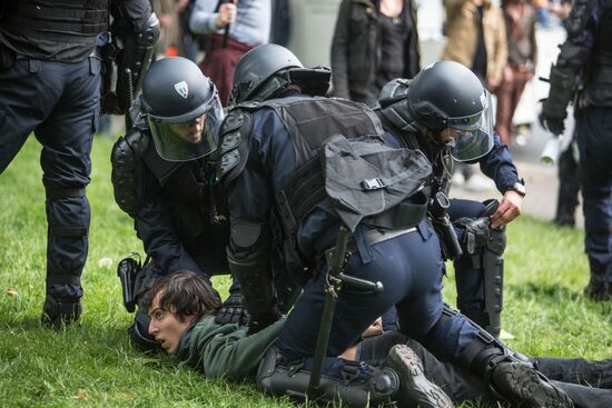 French unions protest against labor reforms