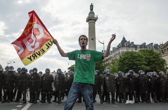 French unions protest against labor reforms