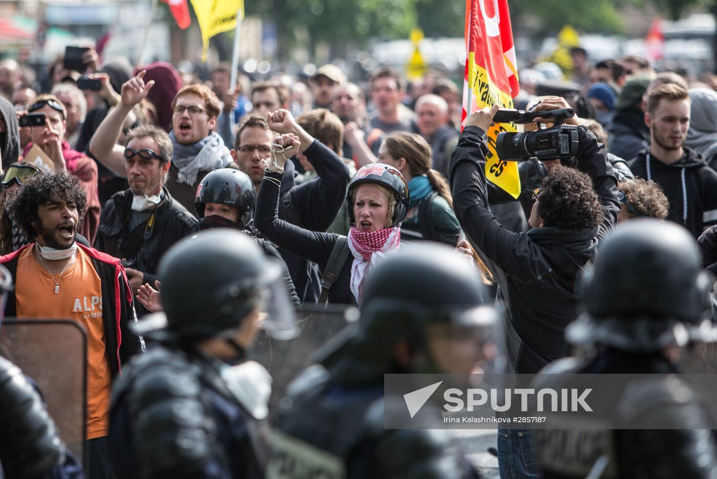 French unions protest against labor reforms