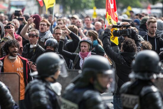 French unions protest against labor reforms