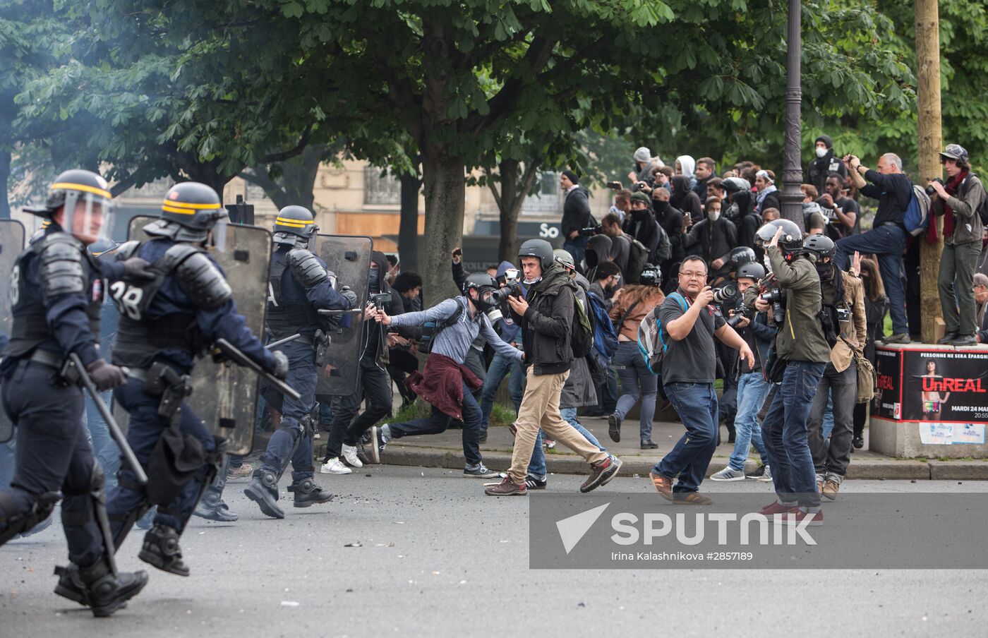 French unions protest against labor reforms