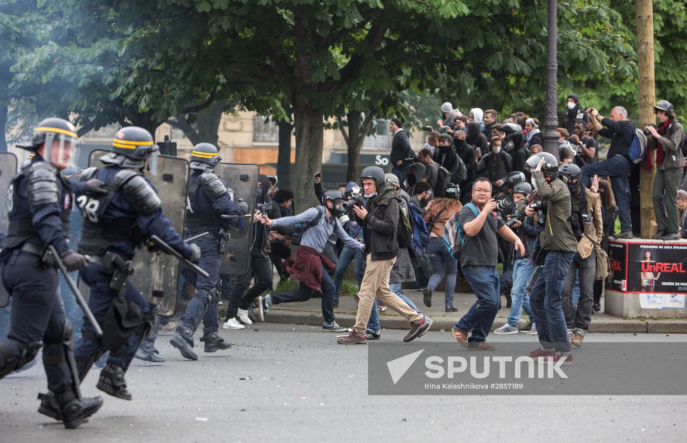 French unions protest against labor reforms