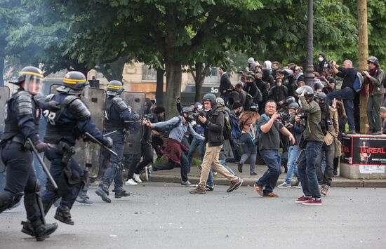 French unions protest against labor reforms