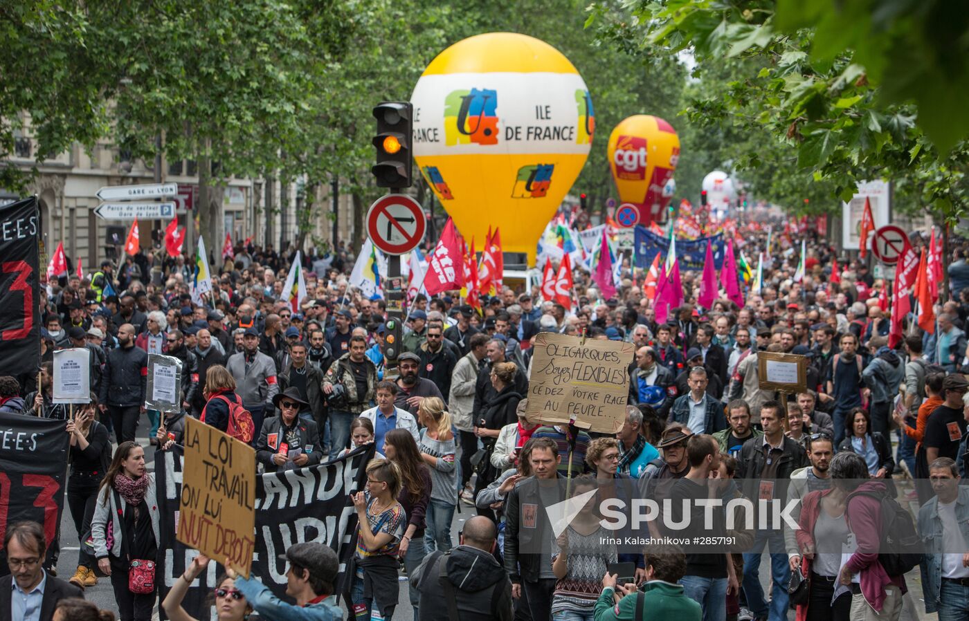 French unions protest against labor reforms