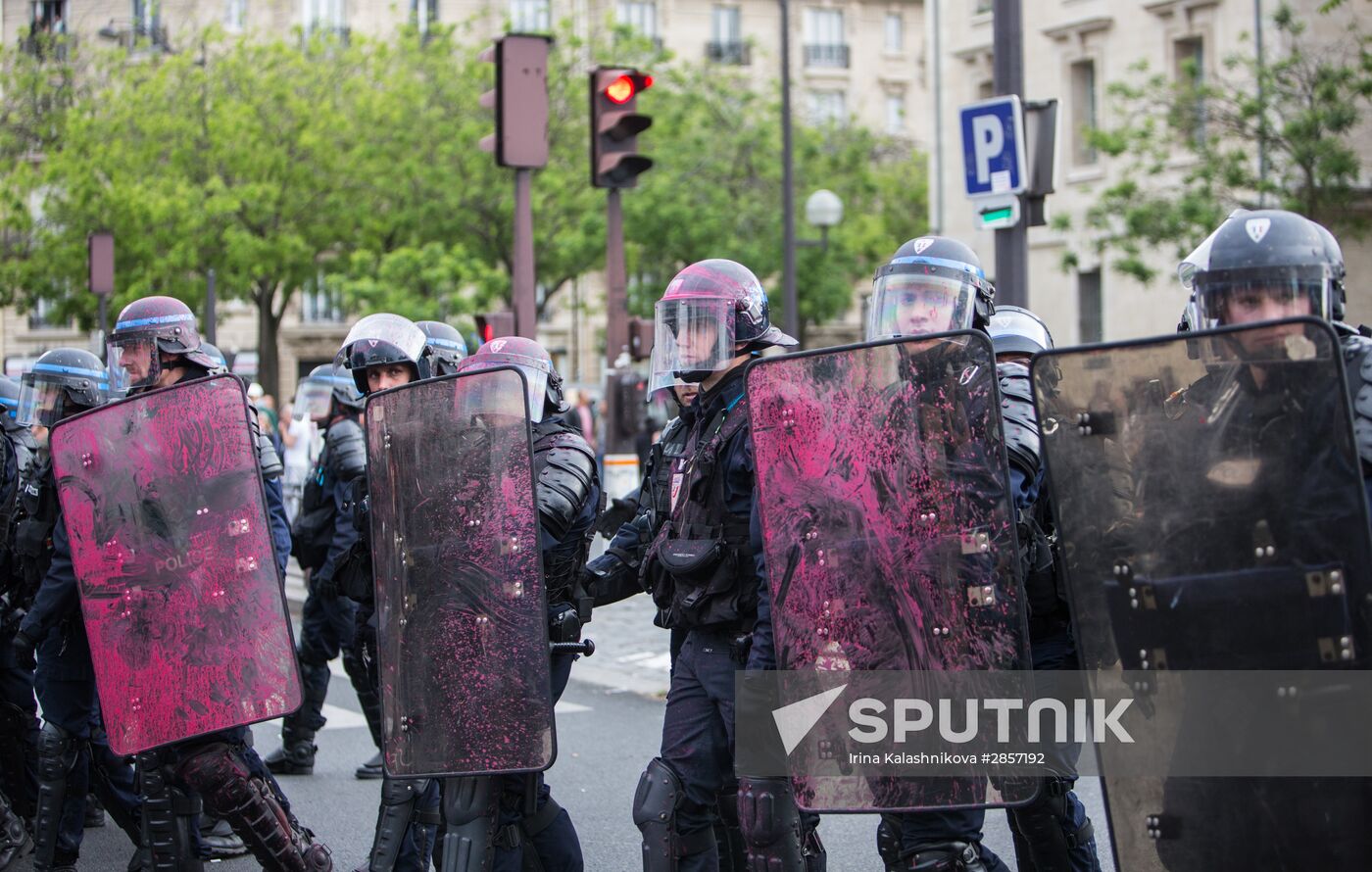 French unions protest against labor reforms