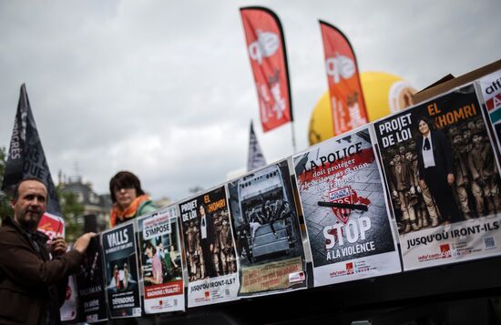 French unions protest against labor reforms
