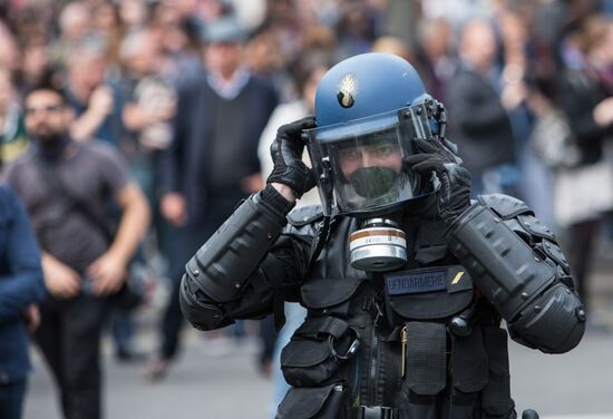 French unions protest against labor reforms