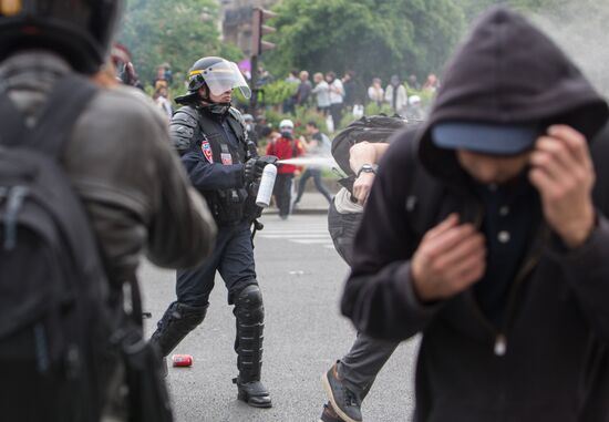 French unions protest against labor reforms