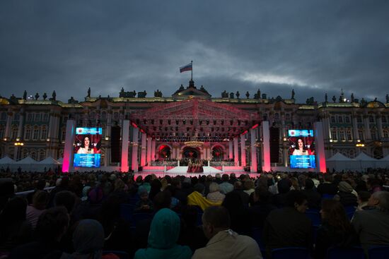Performance "Classics on Palace Square" in St. Petersburg
