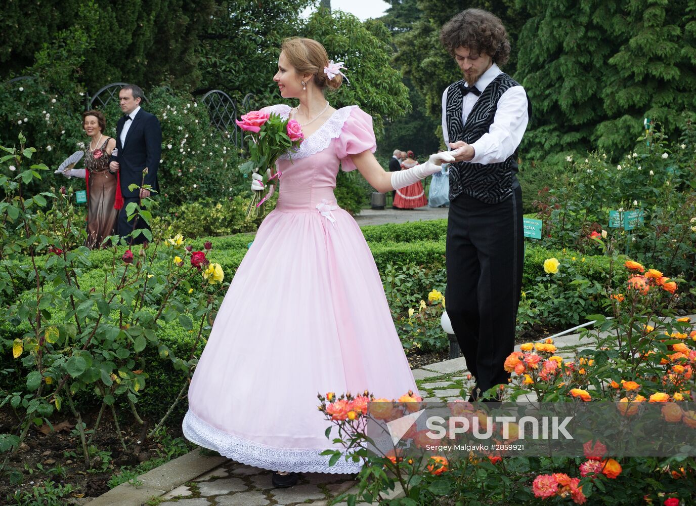 Rose Waltz exhibition in Crimea