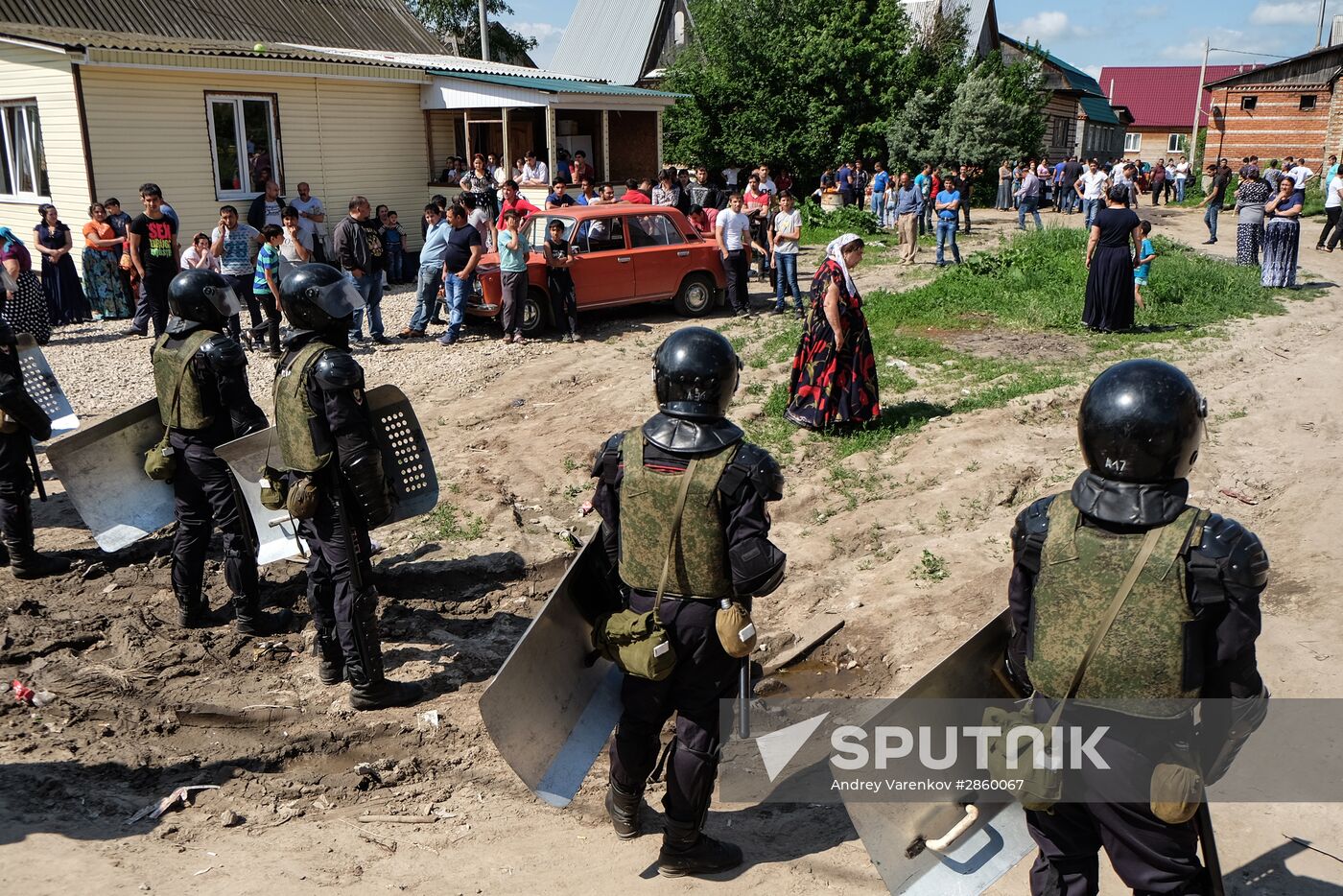 Demolishing illegally built houses in Plekhanovo, Tula region
