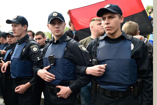 Officers of the Ukrainian police in Kiev