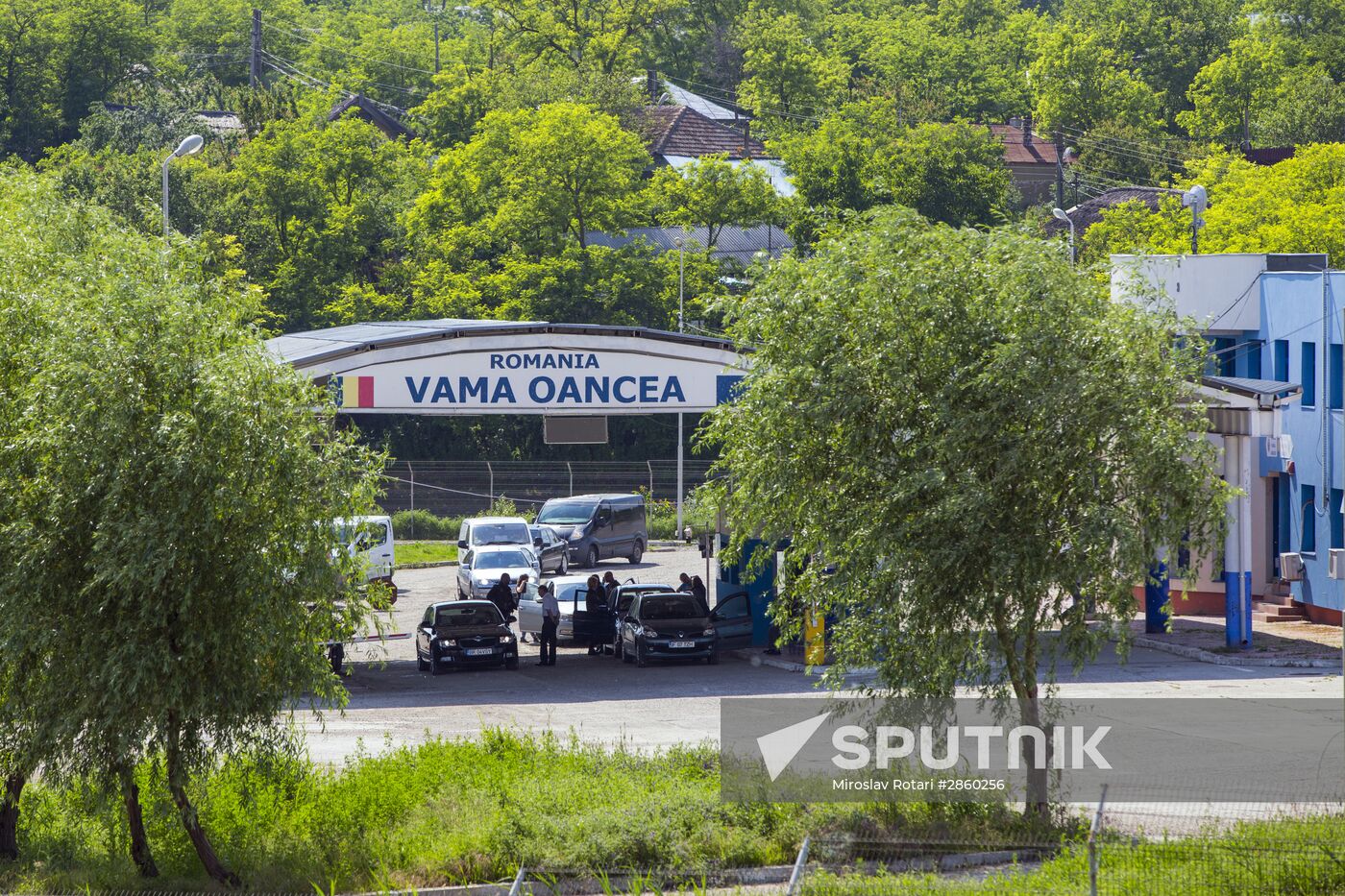Cahul-Oancea checkpoint on Moldova-Romania border