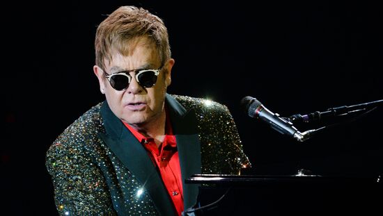 Elton John gives concert in Moscow